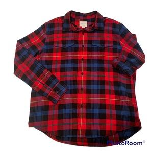 American Eagle men’s red plaid flannel